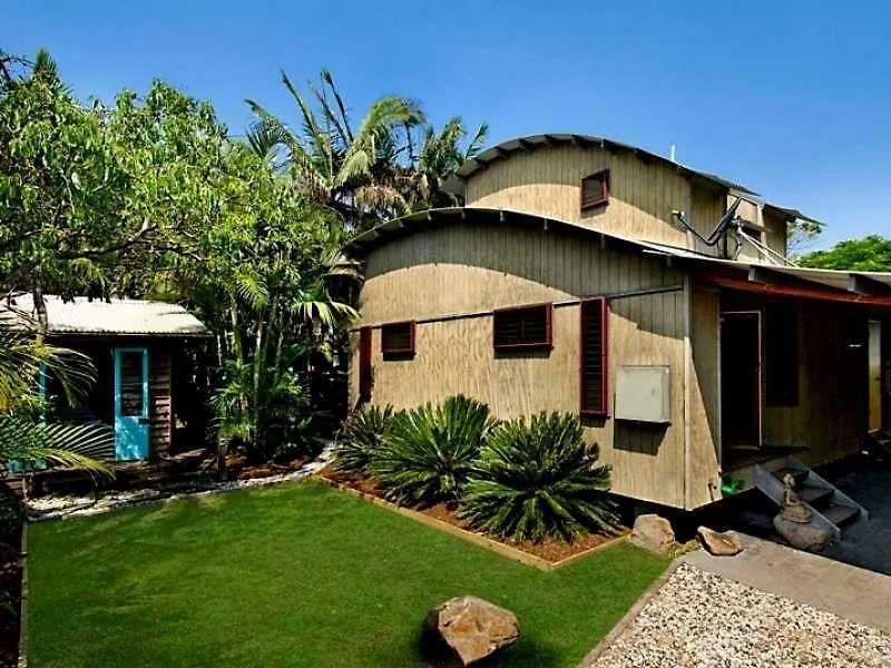 Byron Bay Accom 2B Manfred St - The Wave House Apartment Byron Bay